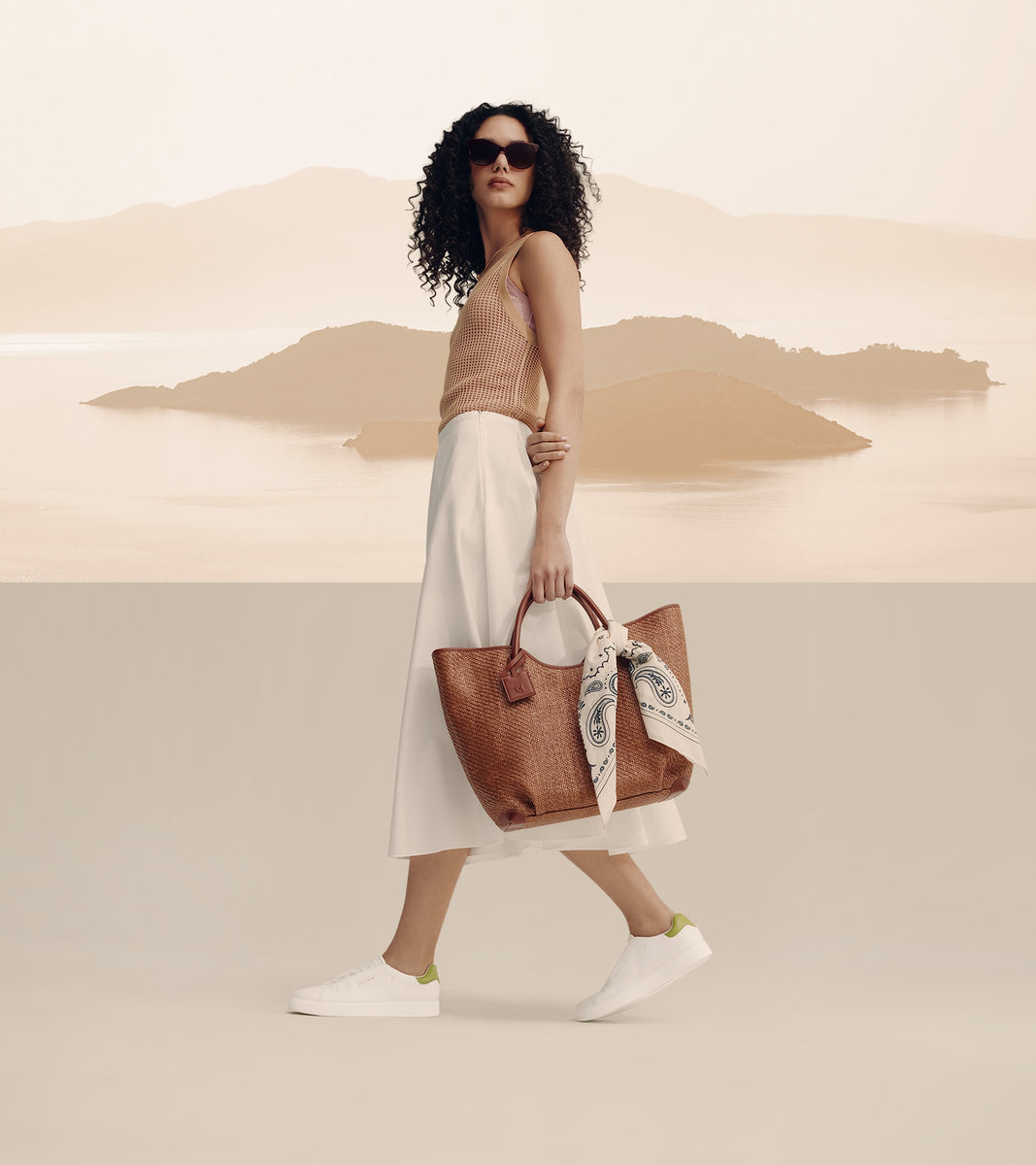 W34382:WHITE LTR/SWEET PEA LIZ PRT LTR